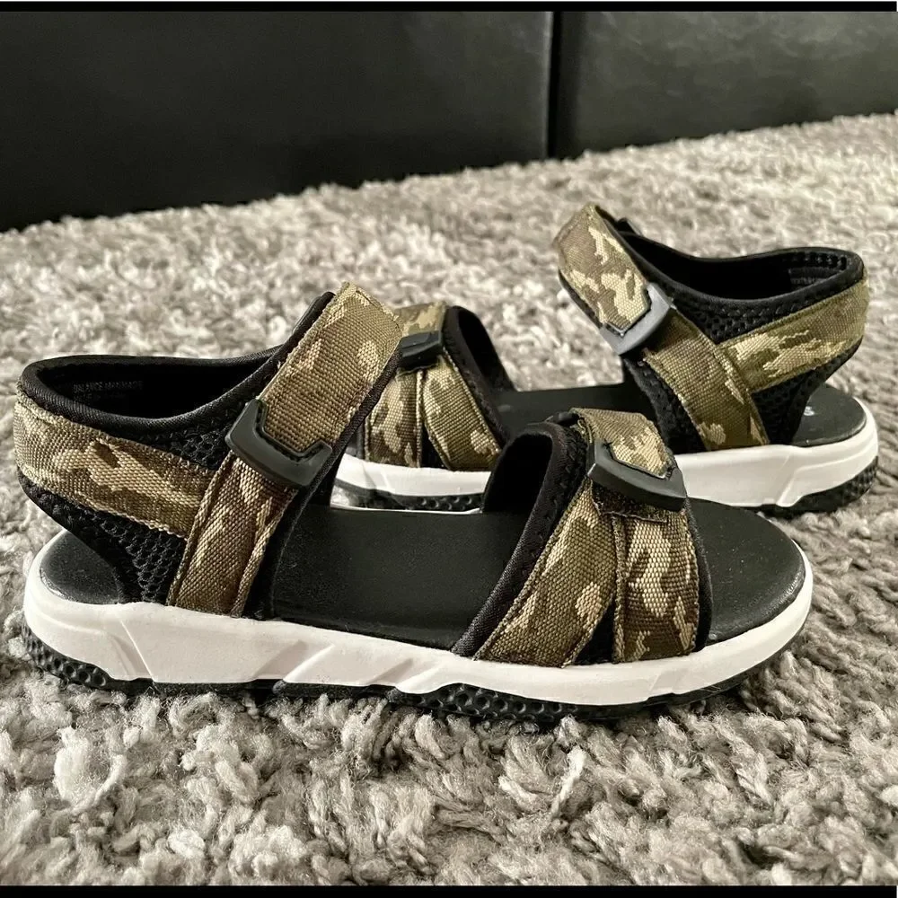 NIB Steve Madden Kid’s Homer Sandals